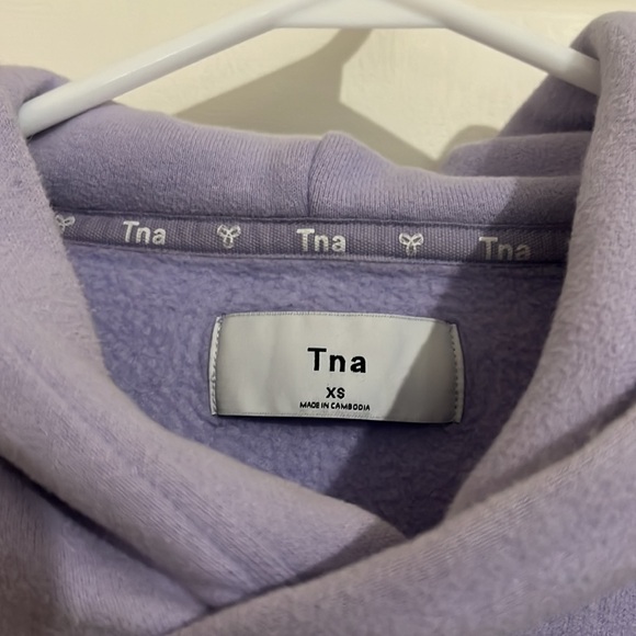 Aritzia‎ Tna Cropped Purple Hoody - Picture 3 of 5